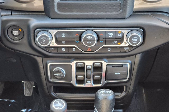 2019 Jeep Wrangler Sahara