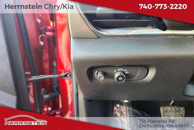 2022 Chevrolet Traverse LT Leather