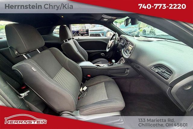 2016 Dodge Challenger SXT
