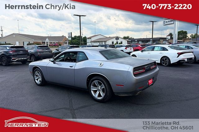 2016 Dodge Challenger SXT