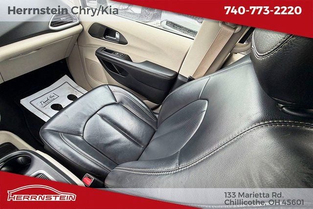 2022 Chrysler Pacifica Touring L