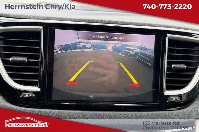 2022 Chrysler Pacifica Touring L