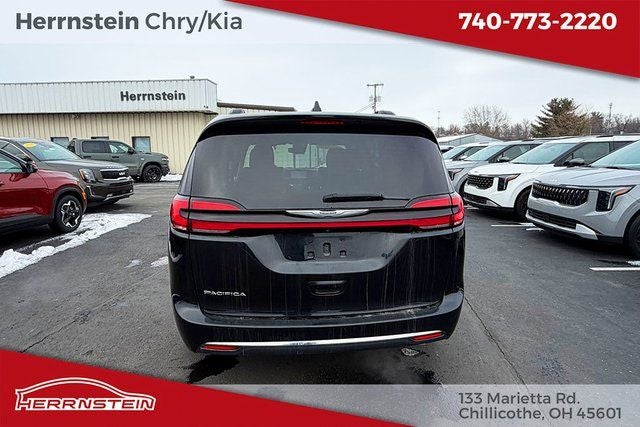 2022 Chrysler Pacifica Touring L