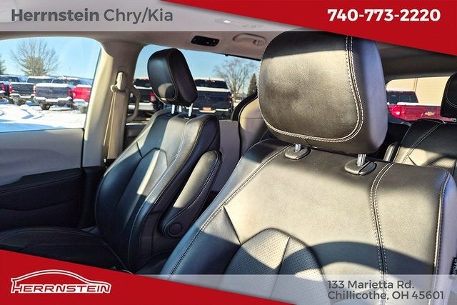 2023 Chrysler Pacifica Touring L