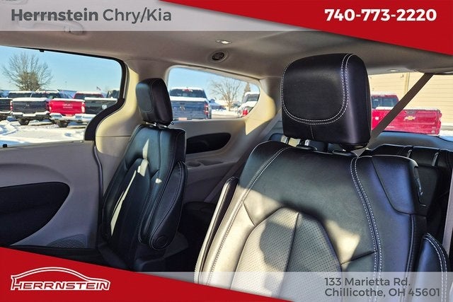 2023 Chrysler Pacifica Touring L