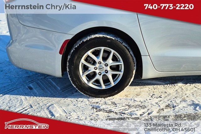 2023 Chrysler Pacifica Touring L