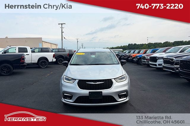 2024 Chrysler Pacifica Touring L
