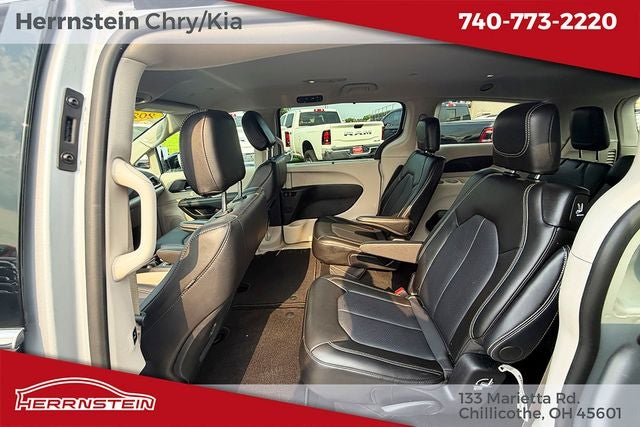 2024 Chrysler Pacifica Touring L