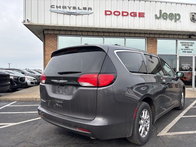 2023 Chrysler Voyager LX