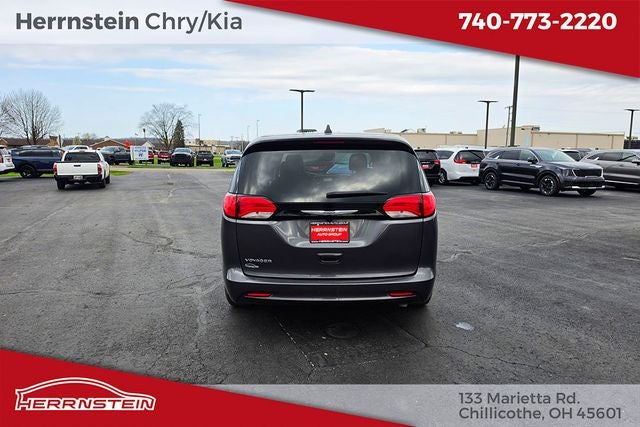 2023 Chrysler Voyager LX