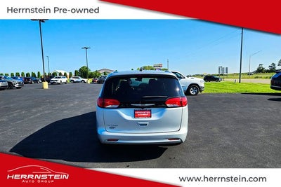 2024 Chrysler Voyager LX
