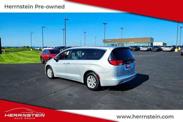 2024 Chrysler Voyager LX