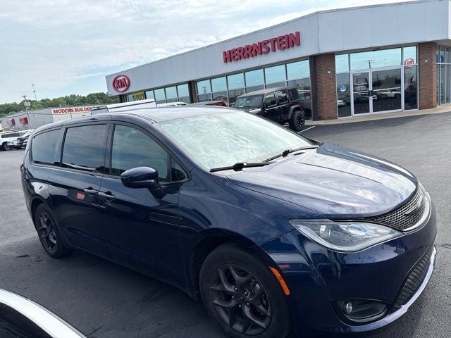 2020 Chrysler Pacifica Touring
