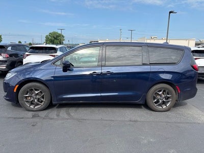 2020 Chrysler Pacifica Touring