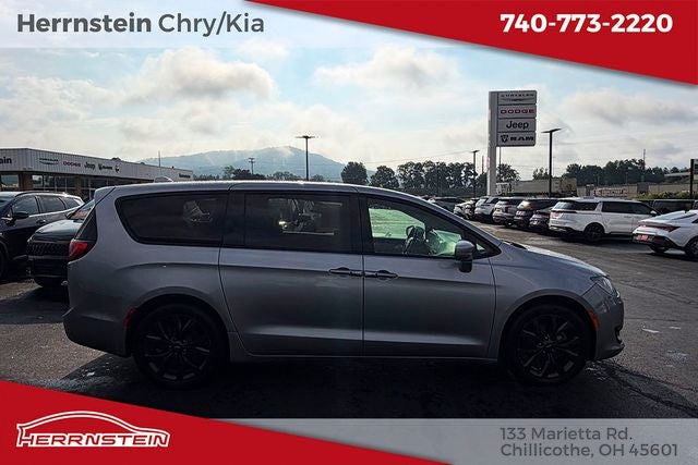 2018 Chrysler Pacifica Touring Plus