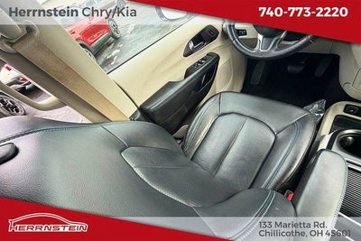 2021 Chrysler Pacifica Touring L