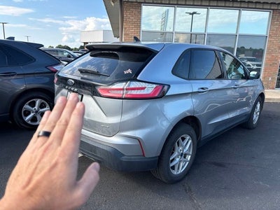2022 Ford Edge SE