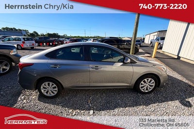 2022 Hyundai Accent SE
