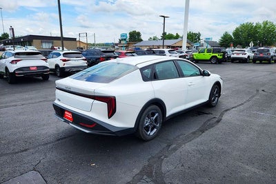2026 Kia K4 LXS