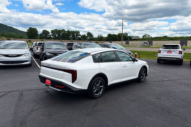 2026 Kia K4 LXS
