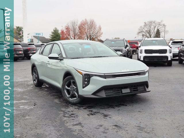 2025 Kia K4 LXS