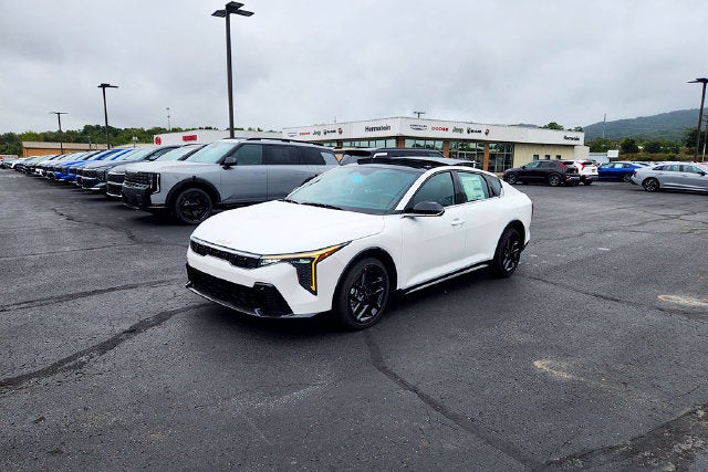2026 Kia K4 GT-Line Turbo - Photo 3