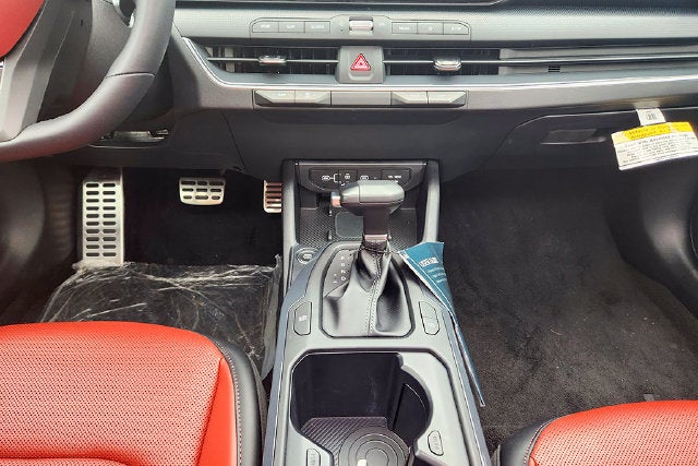 2026 Kia K4 GT-Line Turbo - Photo 9