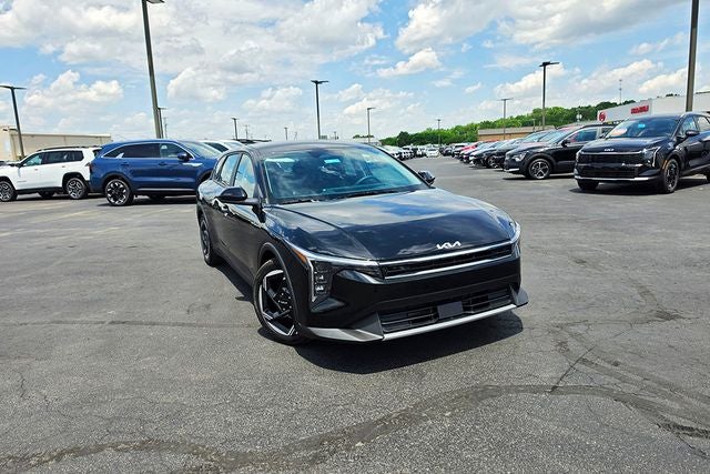 2026 Kia K4 EX AT Hatchback's photo
