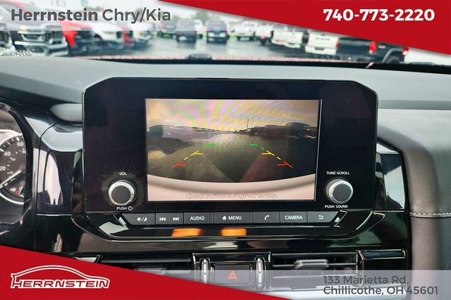 2022 Nissan Pathfinder SV
