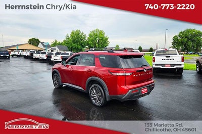 2022 Nissan Pathfinder SV
