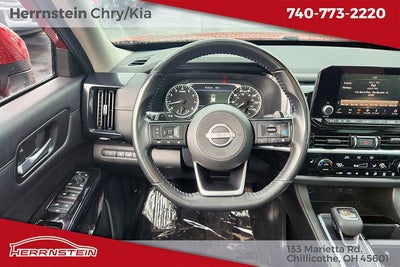 2022 Nissan Pathfinder SV