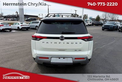 2023 Nissan Pathfinder SL