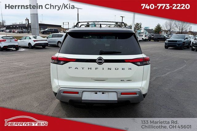 2023 Nissan Pathfinder SL