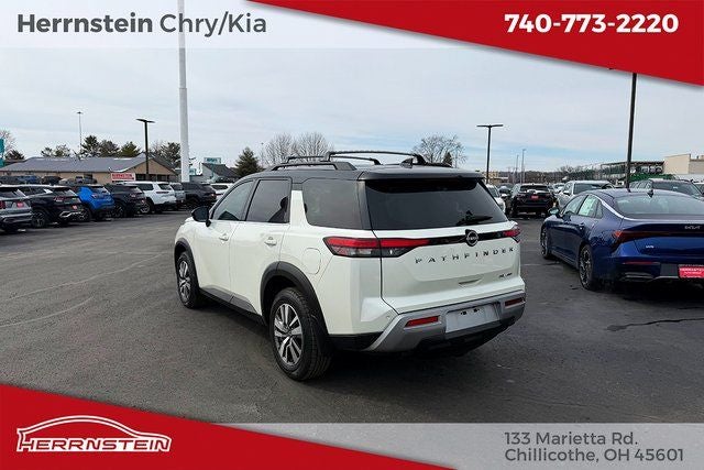 2023 Nissan Pathfinder SL