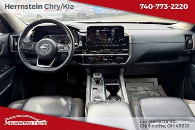 2023 Nissan Pathfinder SL