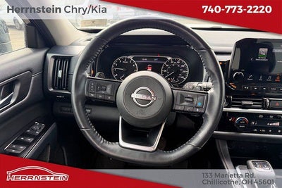 2023 Nissan Pathfinder SL