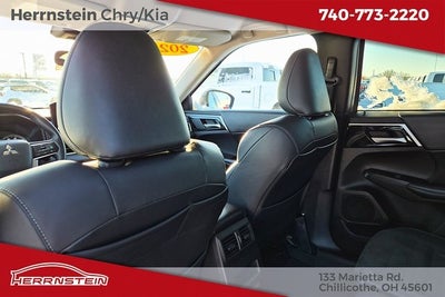 2023 Mitsubishi Outlander SE