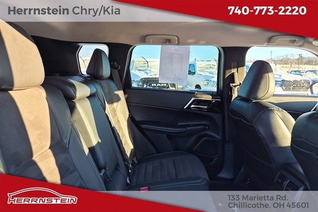 2023 Mitsubishi Outlander SE