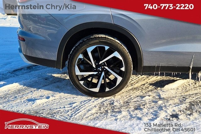 2023 Mitsubishi Outlander SE