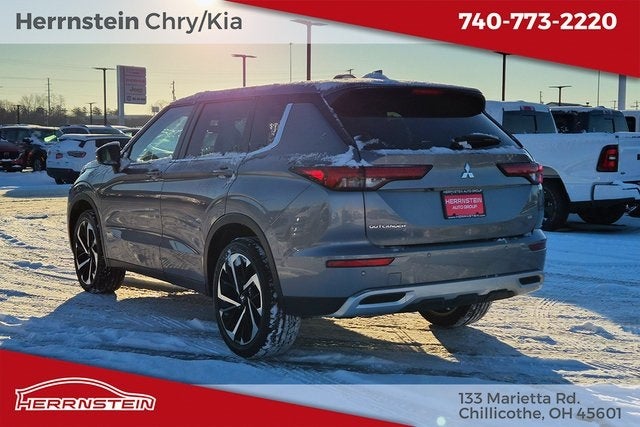 2023 Mitsubishi Outlander SE