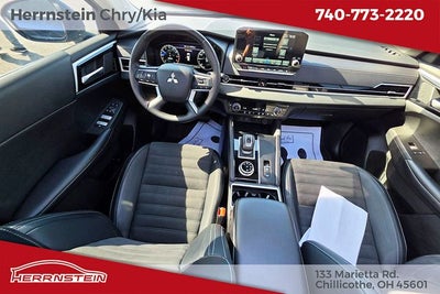 2024 Mitsubishi Outlander SE