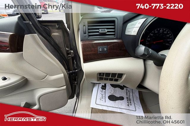 2015 Nissan Quest SV