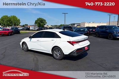 2024 Hyundai Elantra SE
