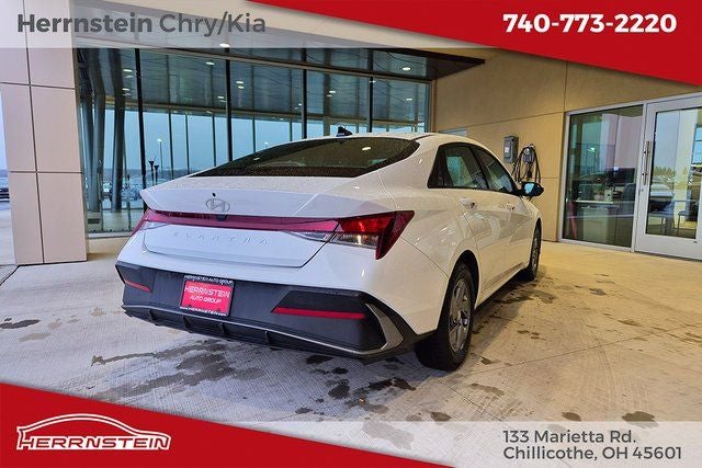 2024 Hyundai Elantra SE