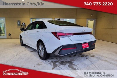 2024 Hyundai Elantra SE