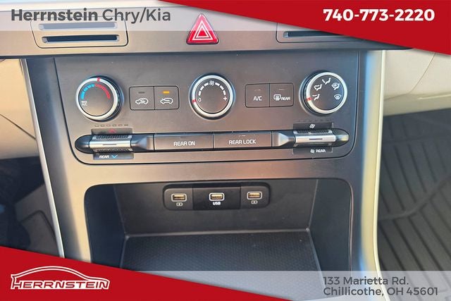 2024 Kia Carnival LX