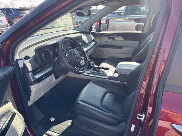 2024 Kia Carnival LX