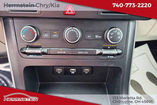 2024 Kia Carnival LX