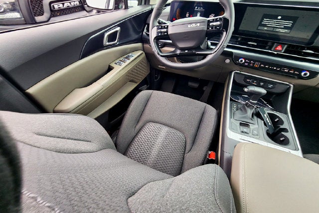 2027 Kia Carnival LX