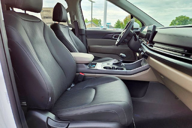 2027 Kia Carnival LXS
